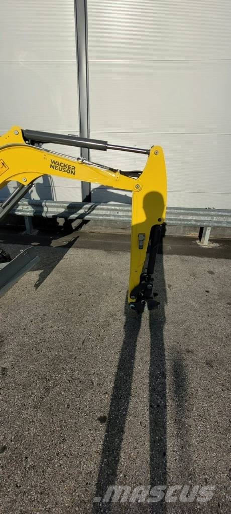 Wacker Neuson ET 18 حفارات زحافة