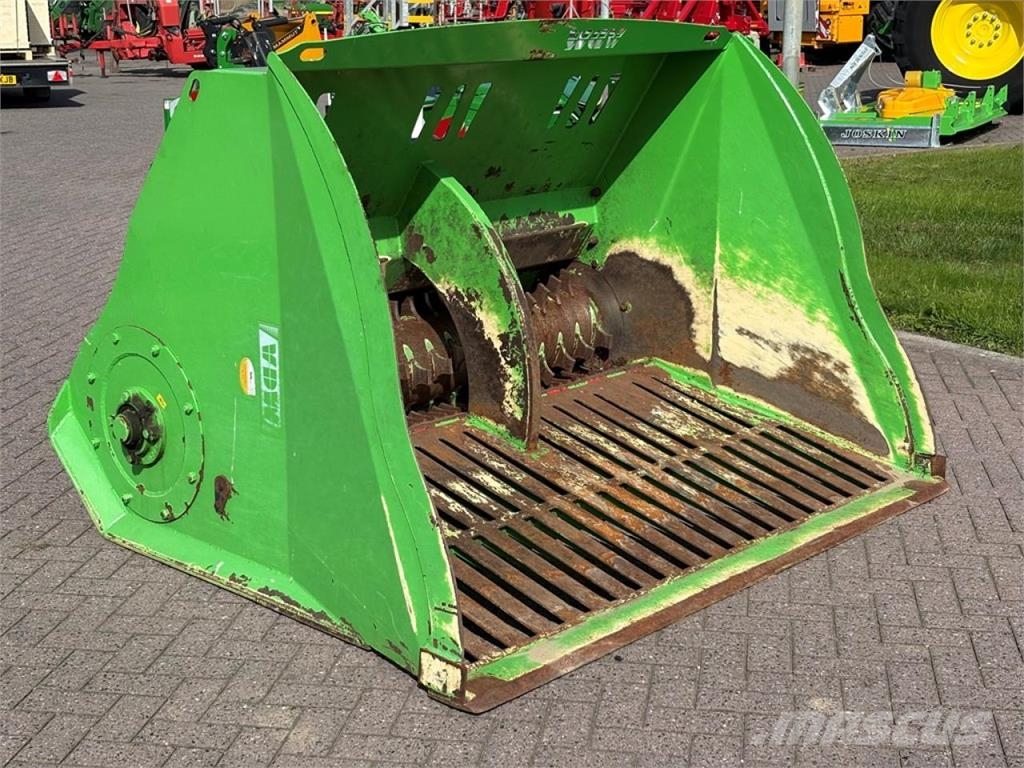  VDW RS 1800 BIETENSNIJDER Beet harvesters