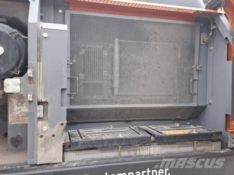 Hitachi ZX 250 LC N-7 Kāpurķēžu ekskavatori