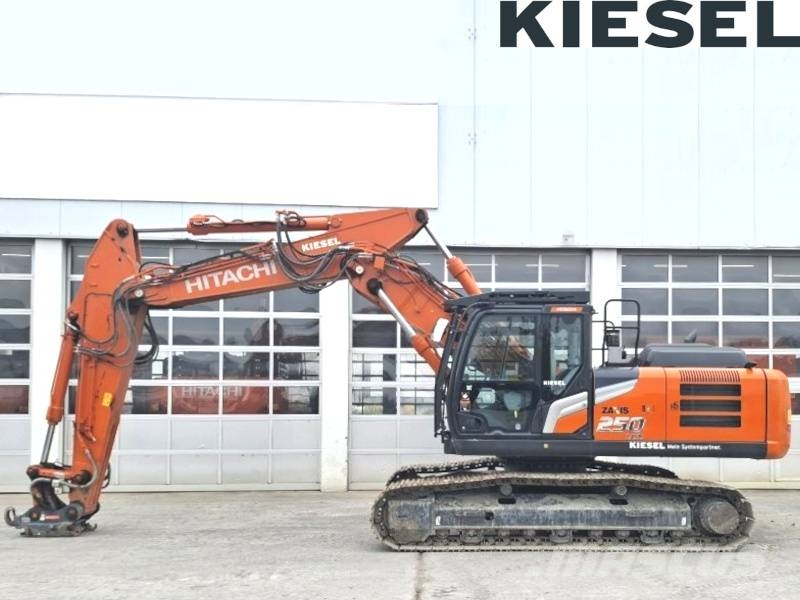 Hitachi ZX 250 LC N-7 Kāpurķēžu ekskavatori