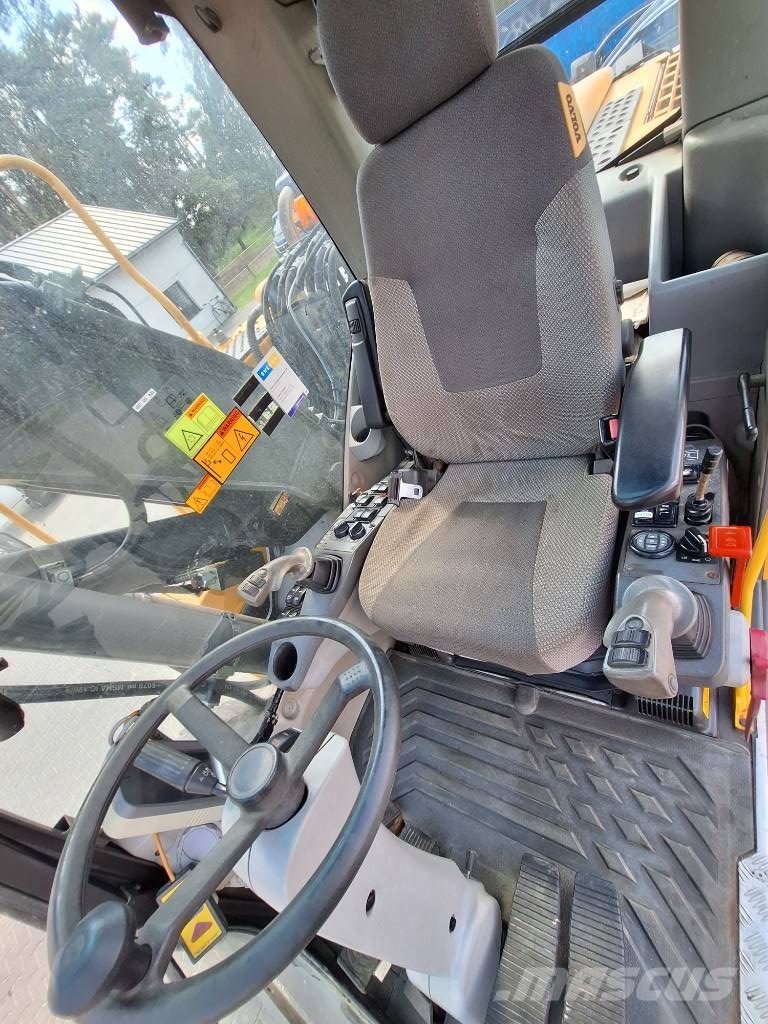 Volvo EW 160 C Lastik tekerli ekskavatörler