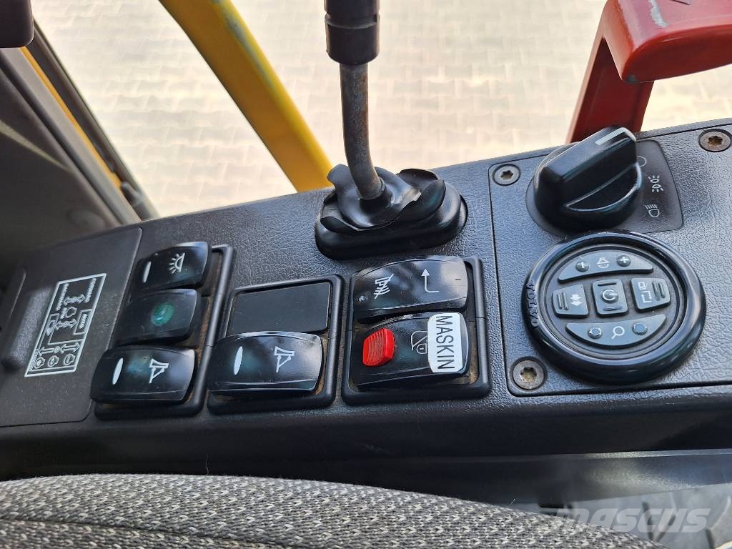 Volvo EW 160 C Lastik tekerli ekskavatörler