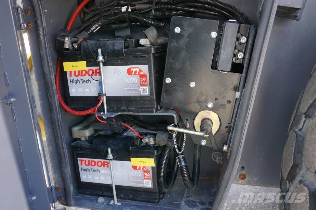 Atlas Copco Dynapac CA 1500 *Uthyres* 滚筒