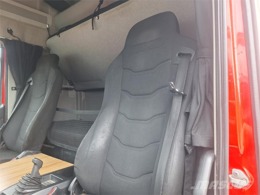 Iveco EUROCARGO 120 250 Pritschenwagen/Pritschenwagen mit Seitenklappe