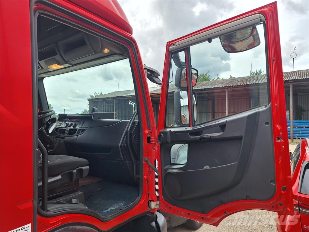 Iveco EUROCARGO 120 250 Pritschenwagen/Pritschenwagen mit Seitenklappe