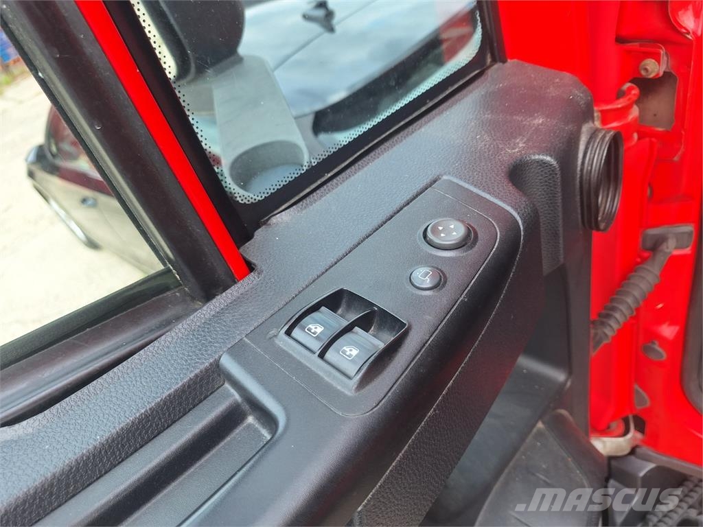 Iveco EUROCARGO 120 250 Pritschenwagen/Pritschenwagen mit Seitenklappe