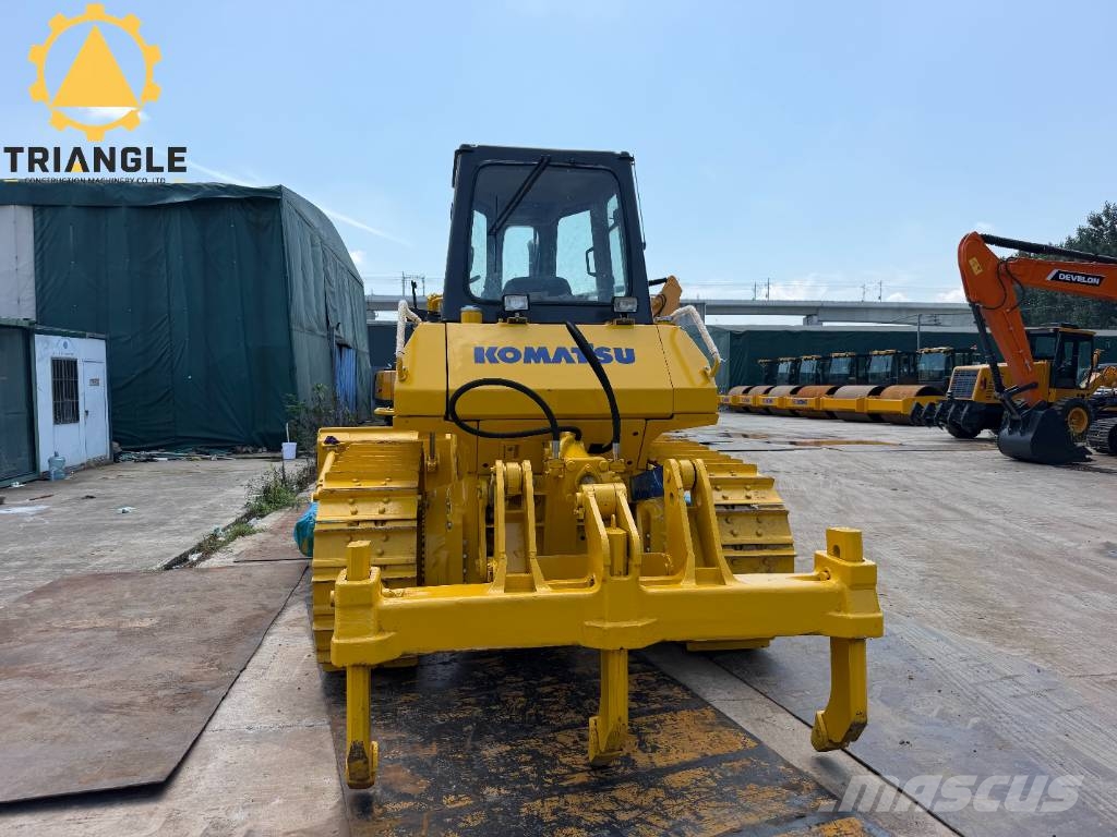 Komatsu D 65 PX Buldožeri guseničari