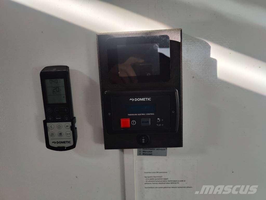 Volvo FL 250 ExpoHome Camiones con caja de remolque