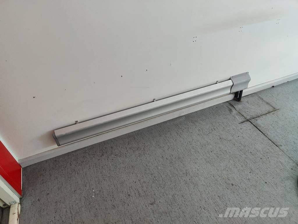 Volvo FL 250 ExpoHome Camiones con caja de remolque