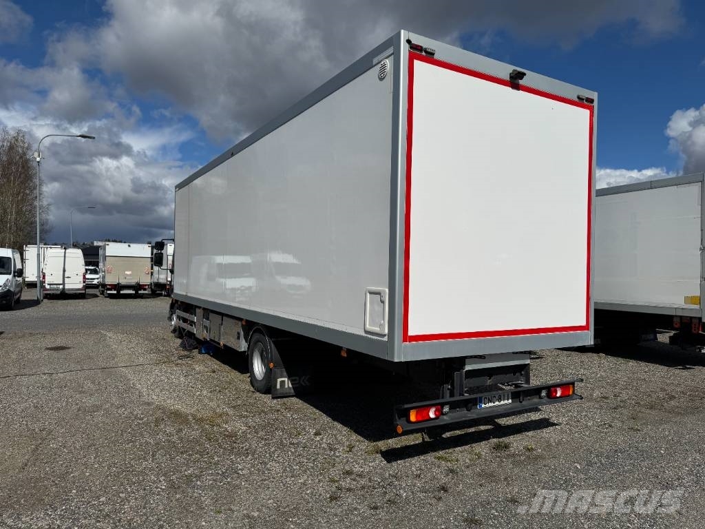 Volvo FL 250 ExpoHome Camiones con caja de remolque