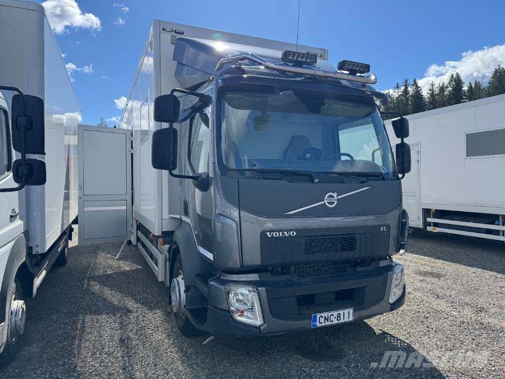 Volvo FL 250 ExpoHome Camiones con caja de remolque