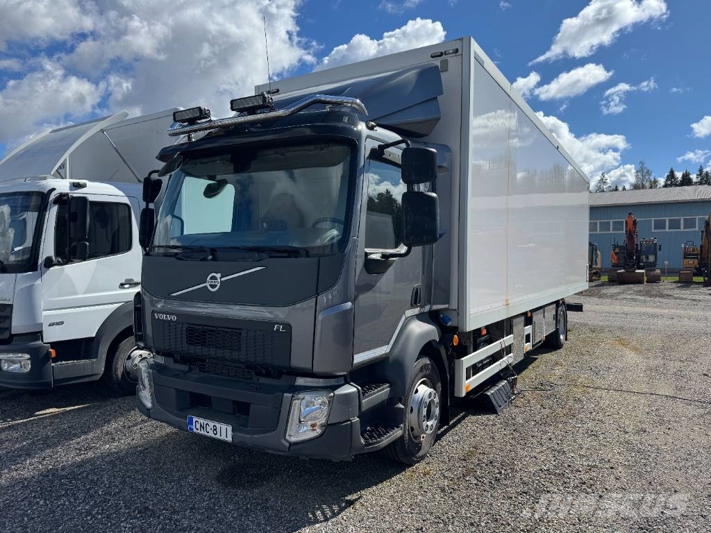 Volvo FL 250 ExpoHome Camiones con caja de remolque