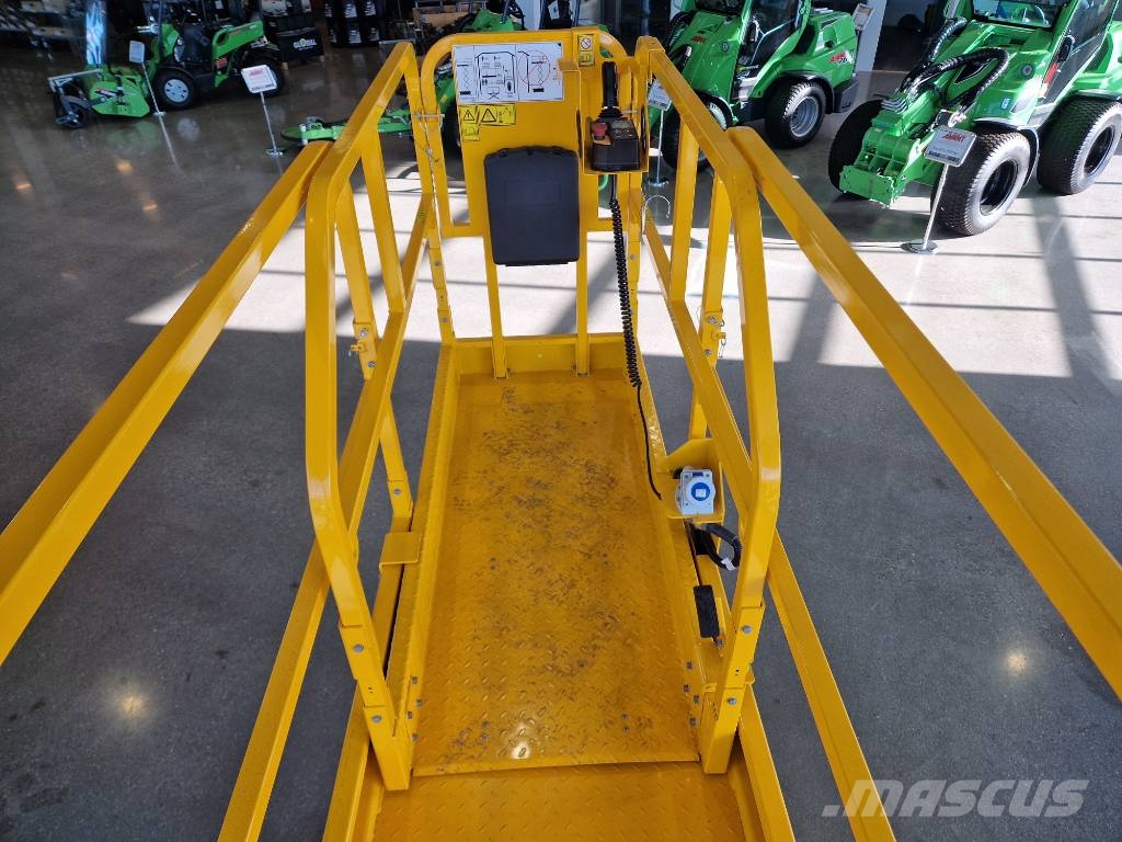 JCB Saxlift S2632E Arbetshöjd 9,9 m Käärtõstukid
