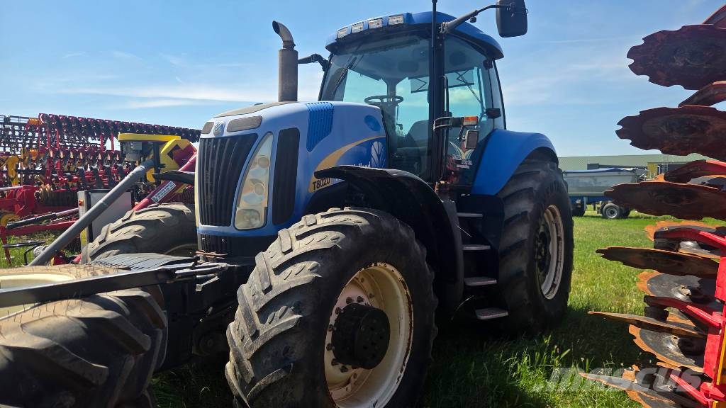 New Holland T 8020 Traktorer