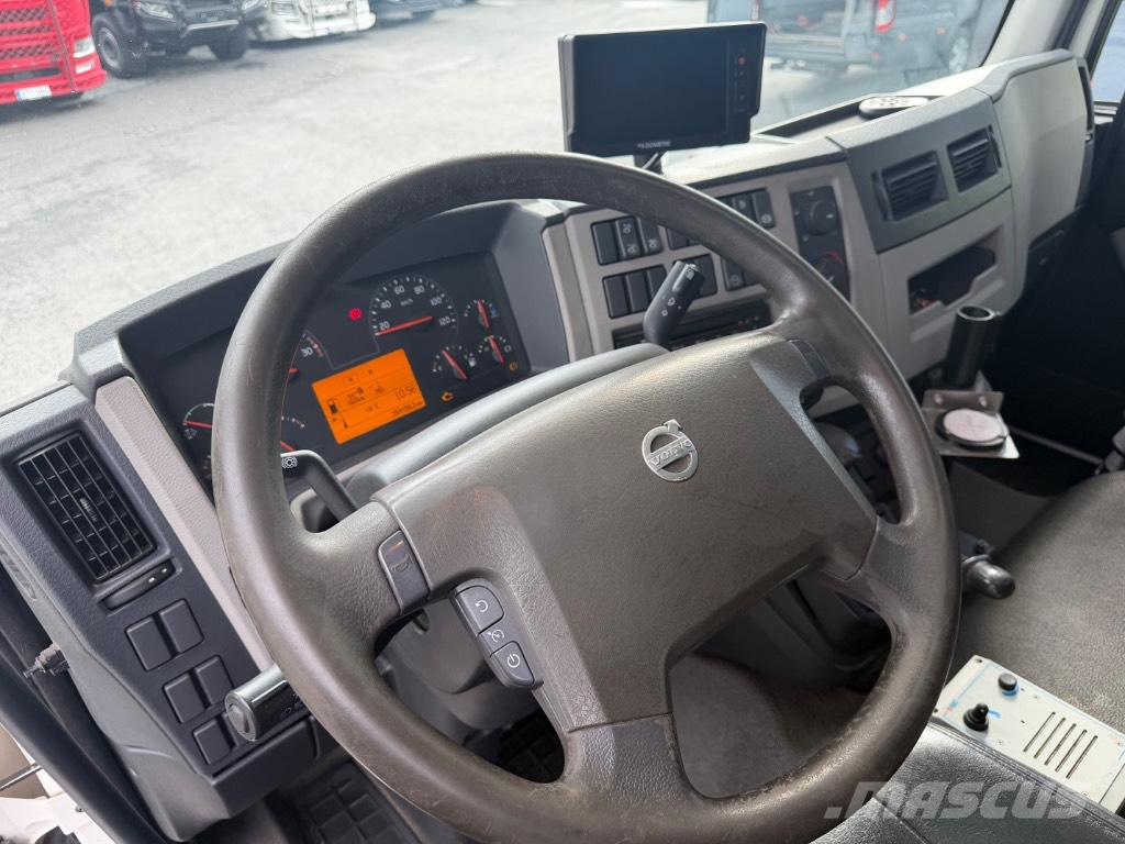 Volvo FL 280 トラック高所作業車
