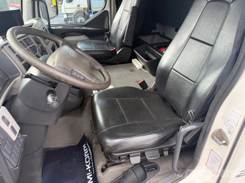 Volvo FL 280 トラック高所作業車
