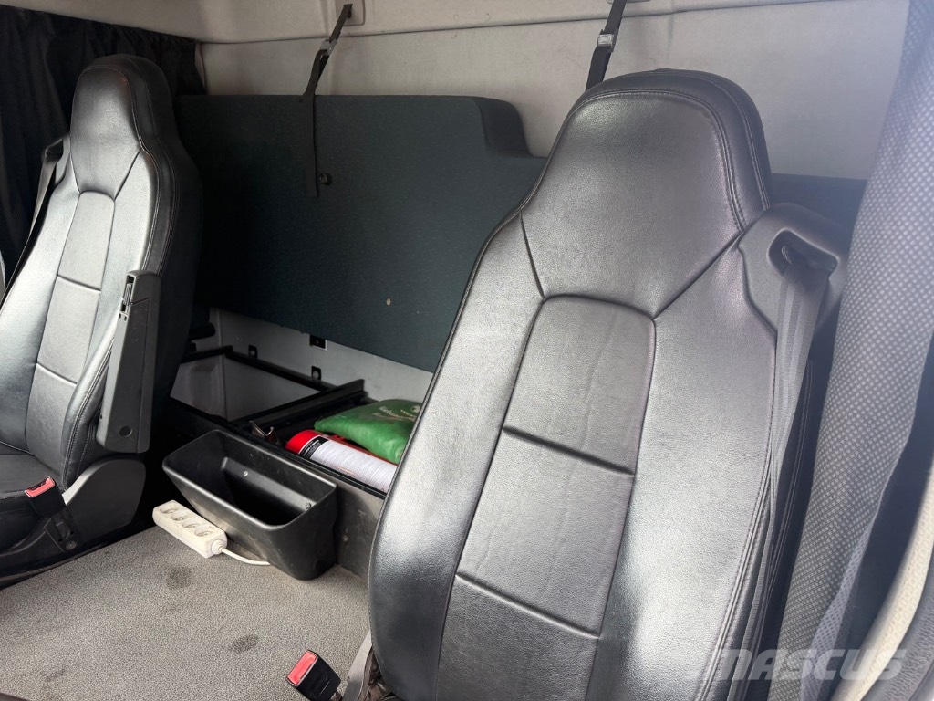 Volvo FL 280 トラック高所作業車