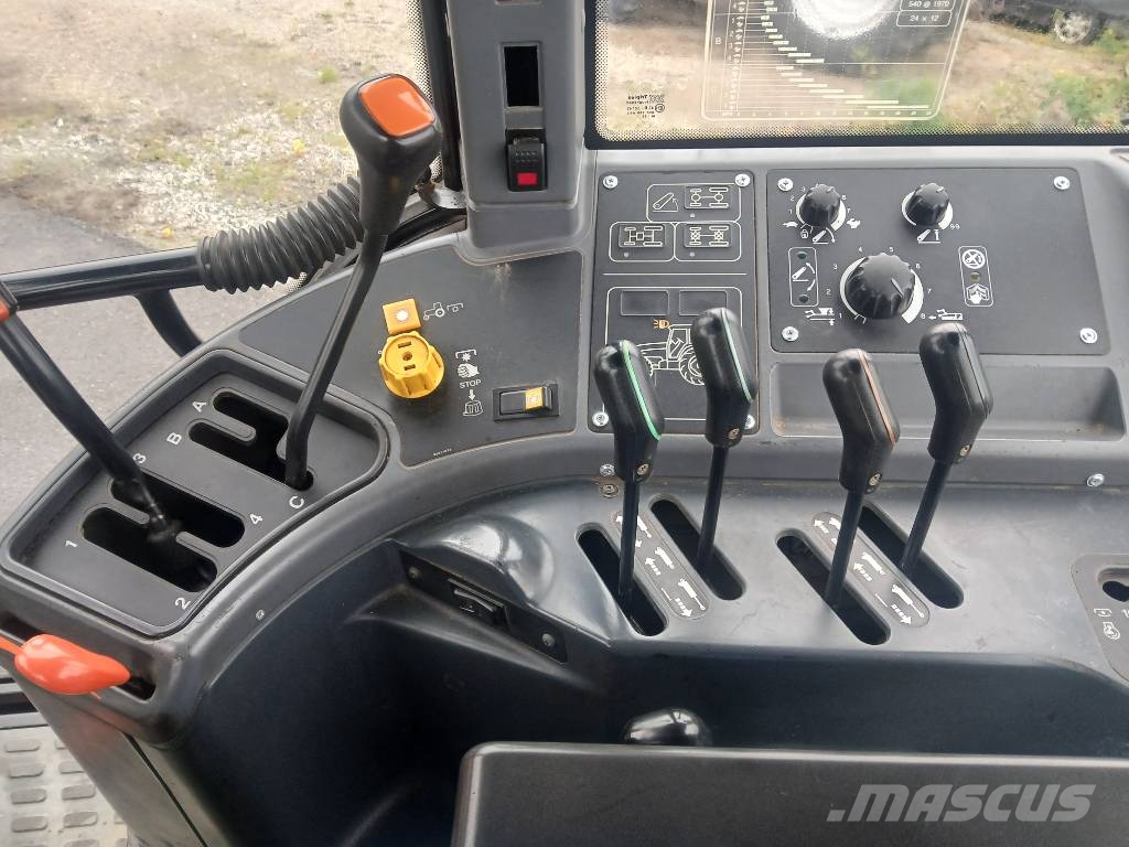 New Holland 8160 Hi-Lo Traktorok