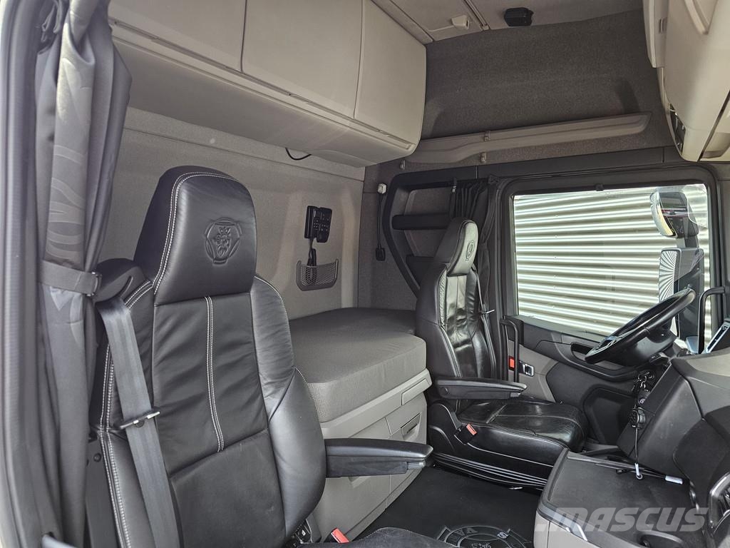 Scania R450 4x2 / FULL AIR / PARKING COOLER / 2 TANKS / P Trekkers