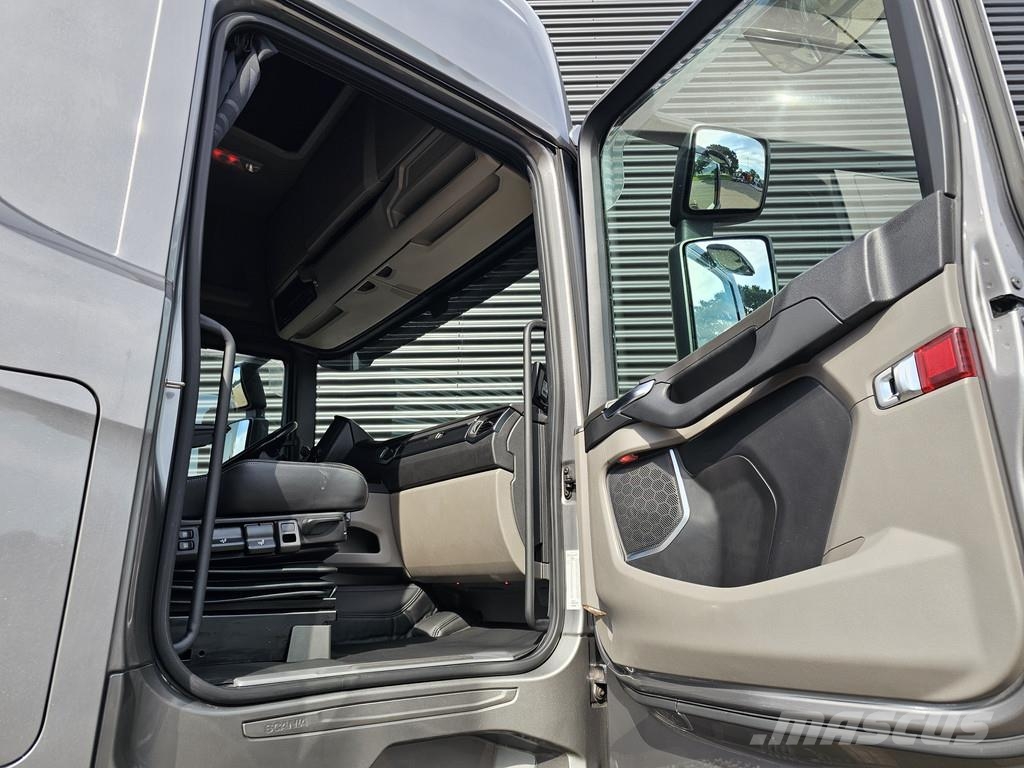 Scania R450 4x2 / FULL AIR / PARKING COOLER / 2 TANKS / P Trekkers