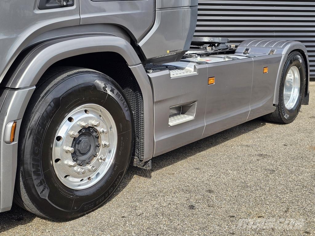 Scania R450 4x2 / FULL AIR / PARKING COOLER / 2 TANKS / P Trekkers
