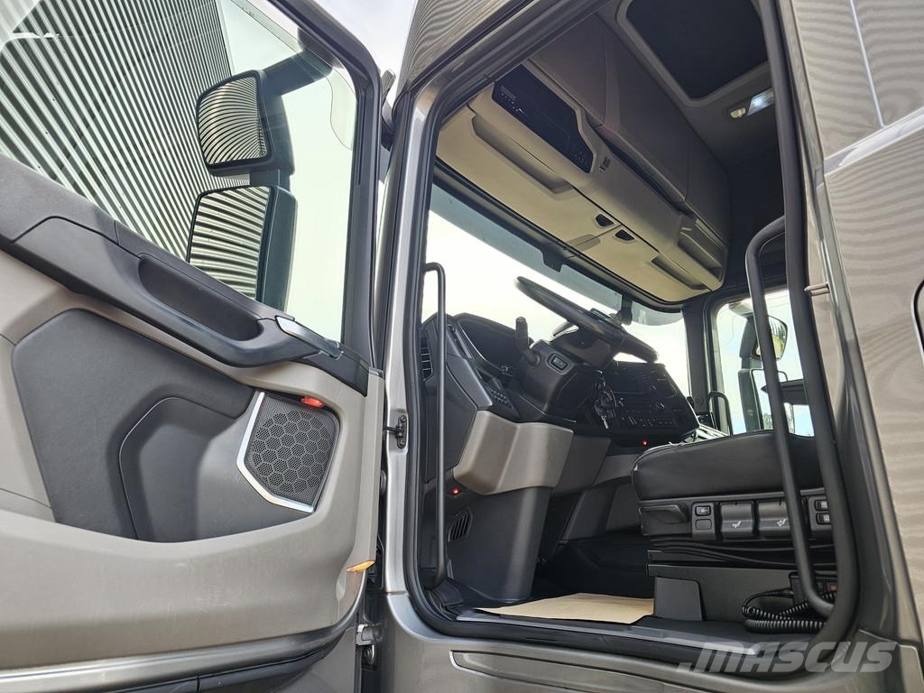 Scania R450 4x2 / FULL AIR / PARKING COOLER / 2 TANKS / P Trekkers