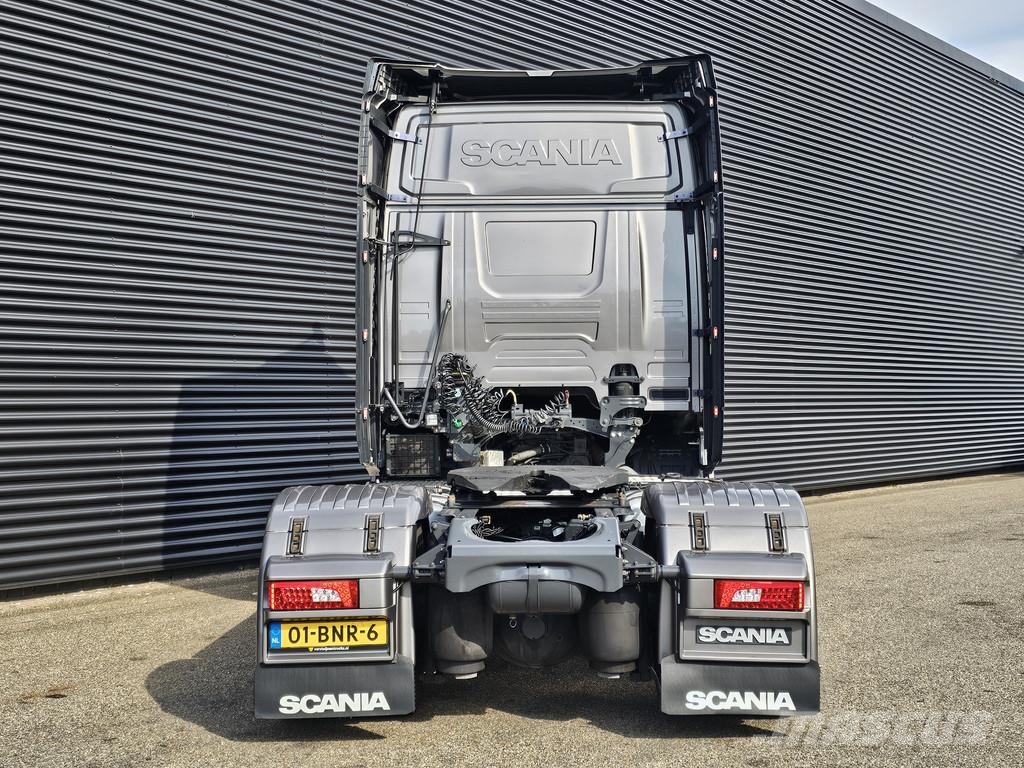 Scania R450 4x2 / FULL AIR / PARKING COOLER / 2 TANKS / P Trekkers