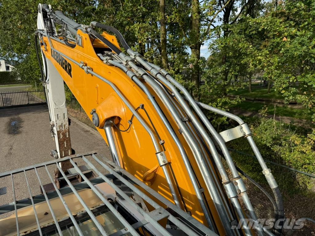 Liebherr R 924 (3 meter wide) Roomikekskavaatorid