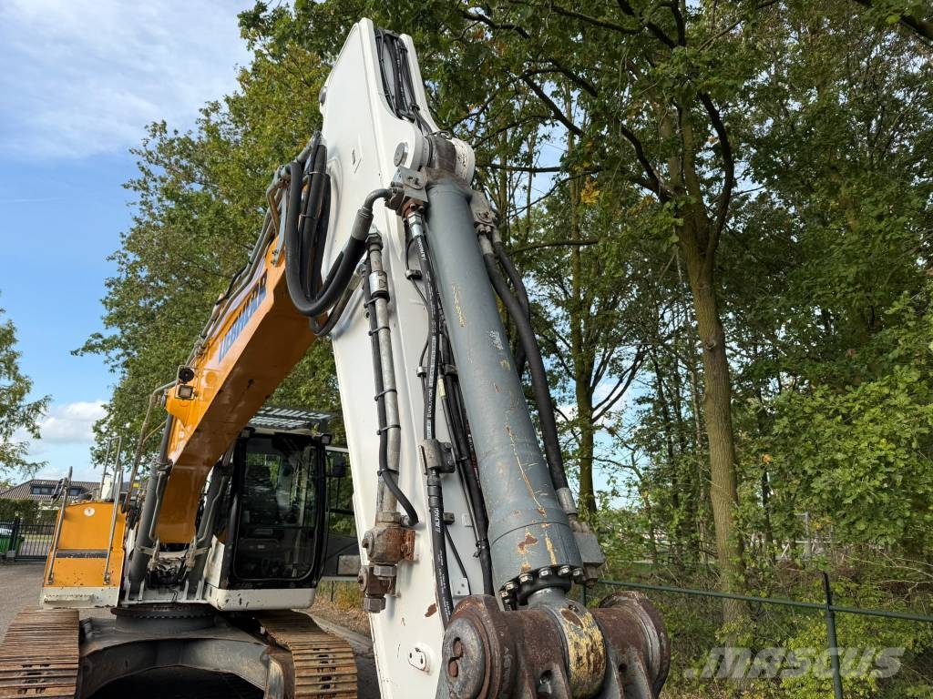 Liebherr R 924 (3 meter wide) Roomikekskavaatorid