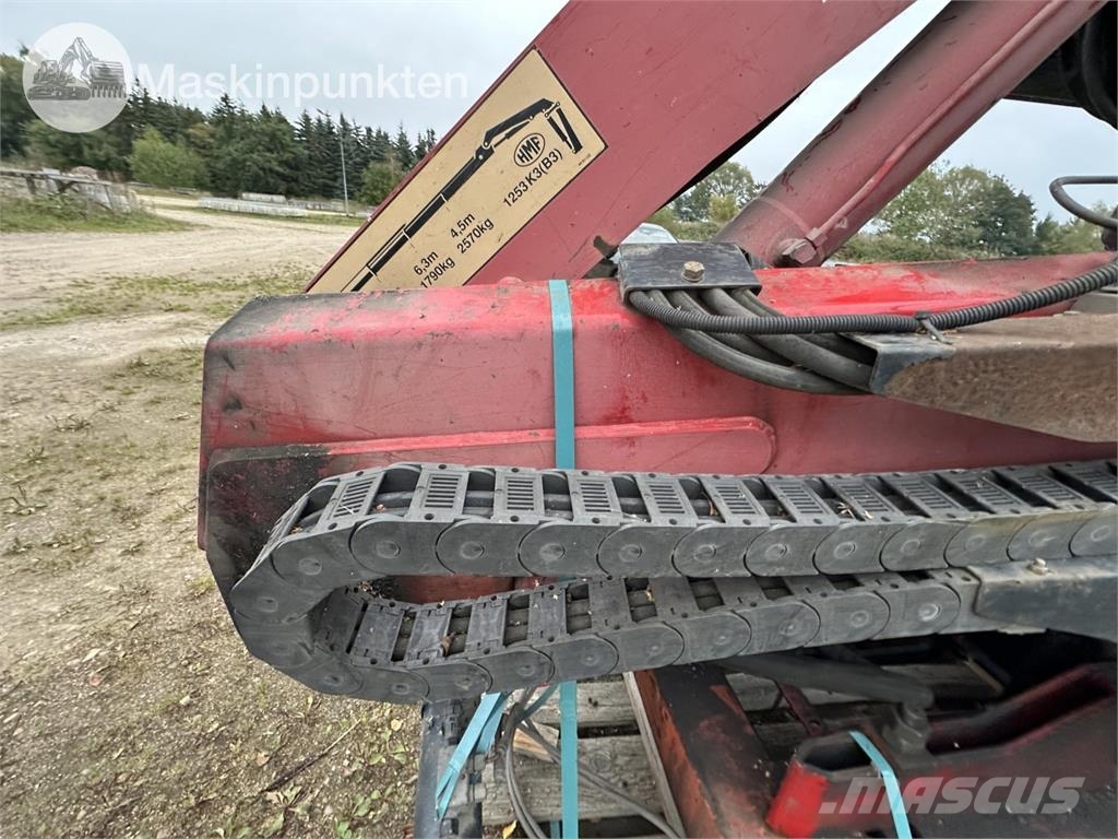 HMF 1253 K3 TS Camion plateau ridelle avec grue