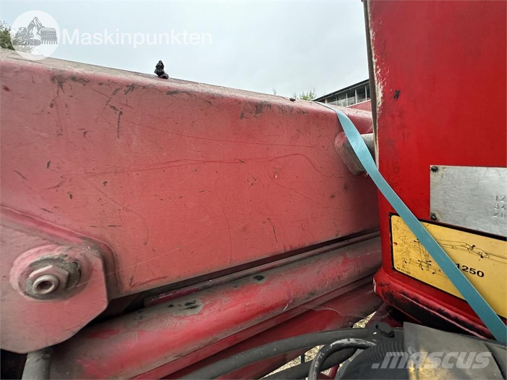 HMF 1253 K3 TS Camion plateau ridelle avec grue
