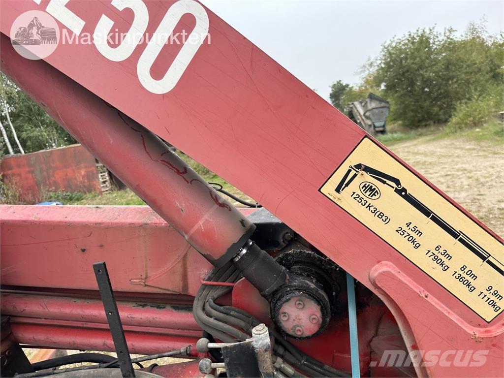 HMF 1253 K3 TS Camion plateau ridelle avec grue
