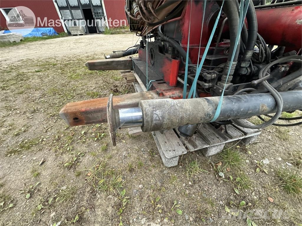HMF 1253 K3 TS Camion plateau ridelle avec grue