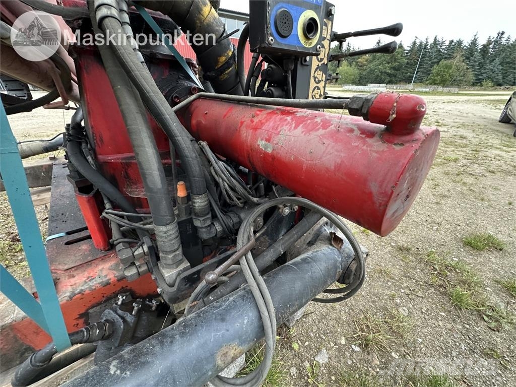 HMF 1253 K3 TS Camion plateau ridelle avec grue
