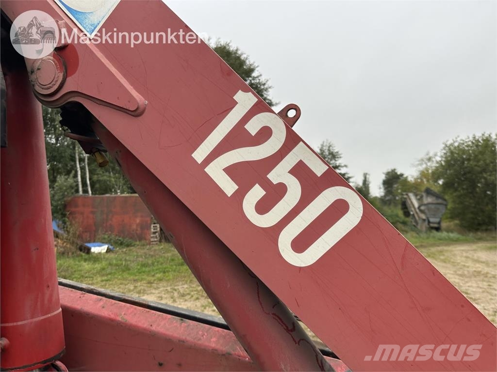 HMF 1253 K3 TS Camion plateau ridelle avec grue