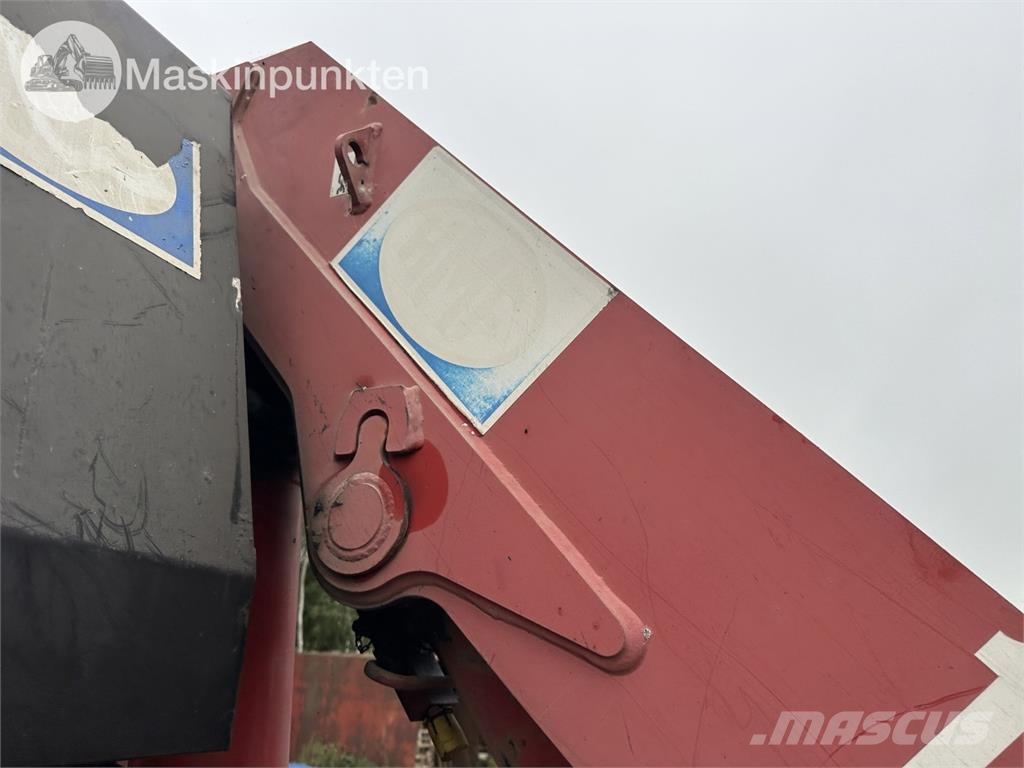 HMF 1253 K3 TS Camion plateau ridelle avec grue