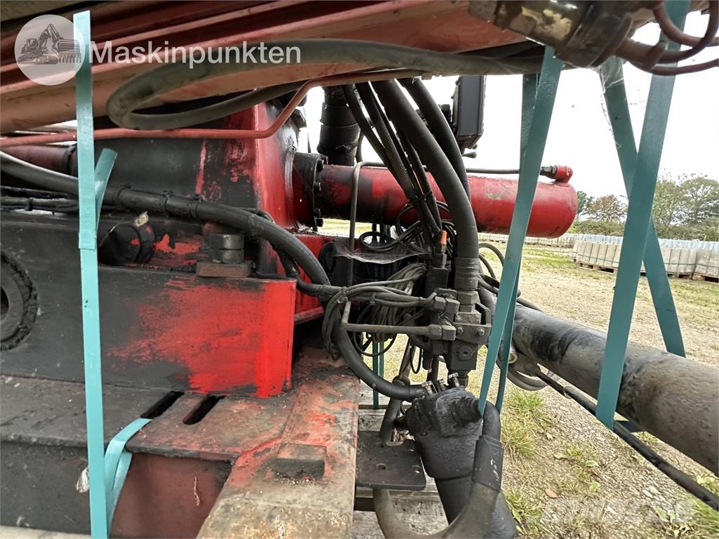 HMF 1253 K3 TS Camion plateau ridelle avec grue