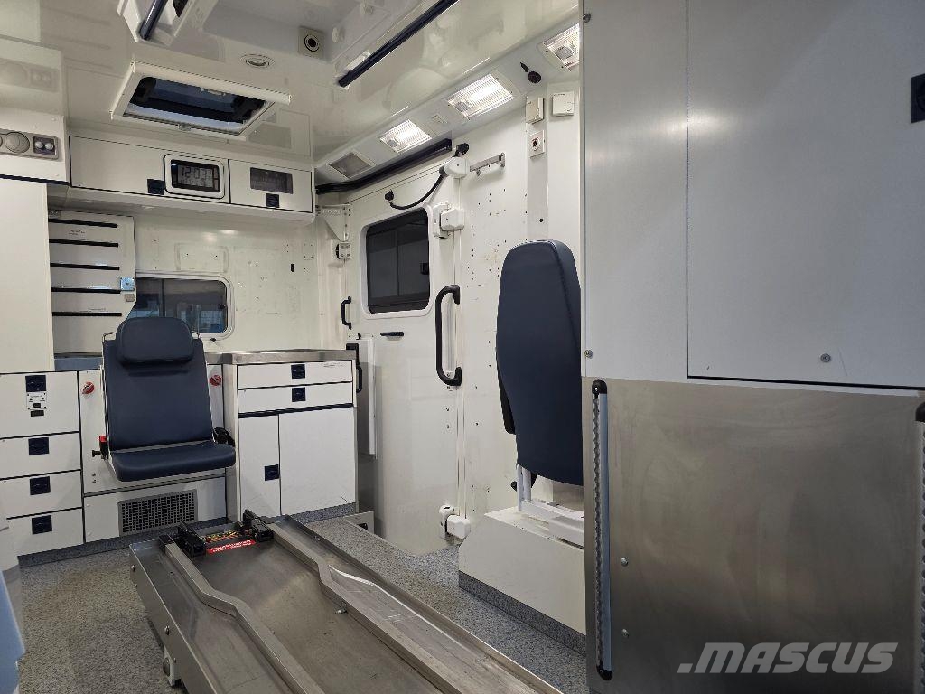 Mercedes-Benz Sprinter 516 CDI Ambulance Ambulances