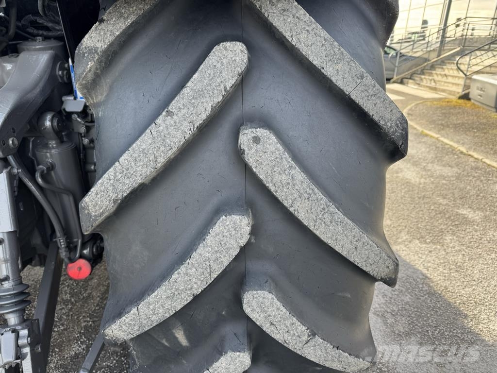 Fendt 724 VARIO PROFI + Tractors