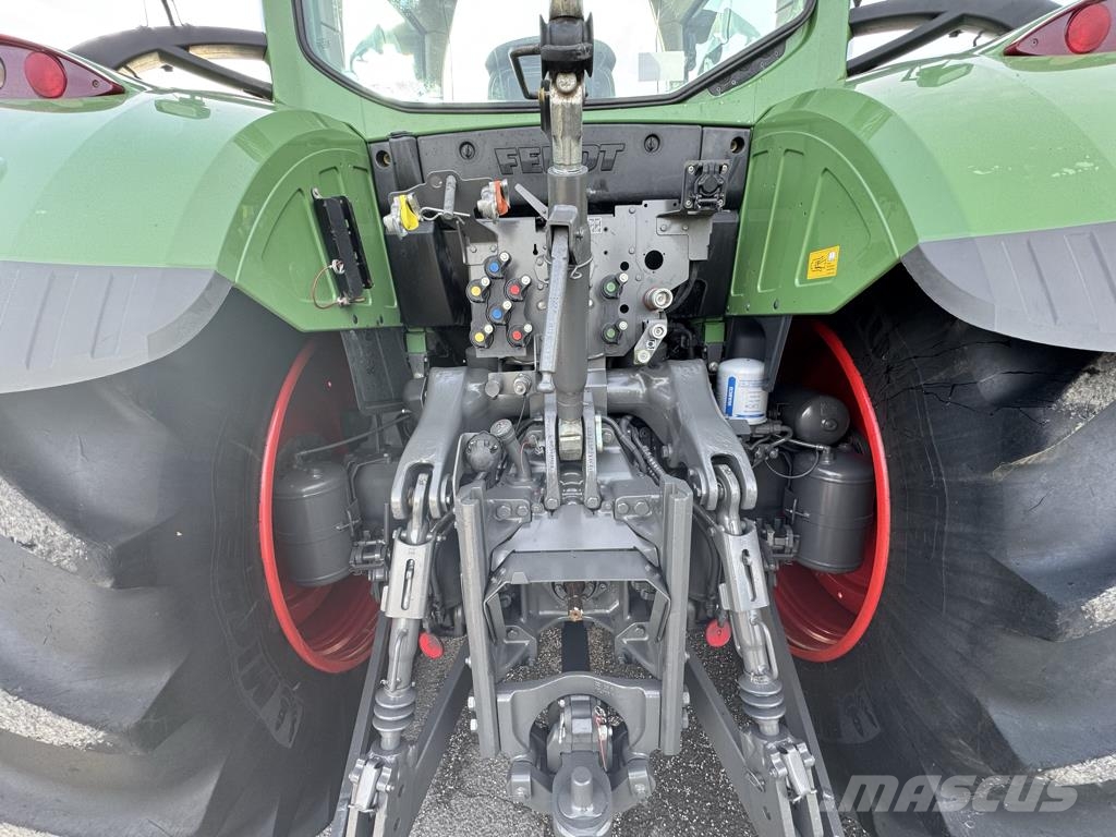 Fendt 724 VARIO PROFI + Трактори