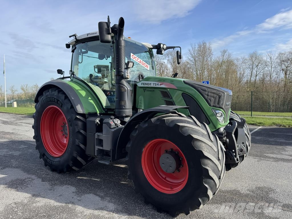 Fendt 724 VARIO PROFI + Tractors