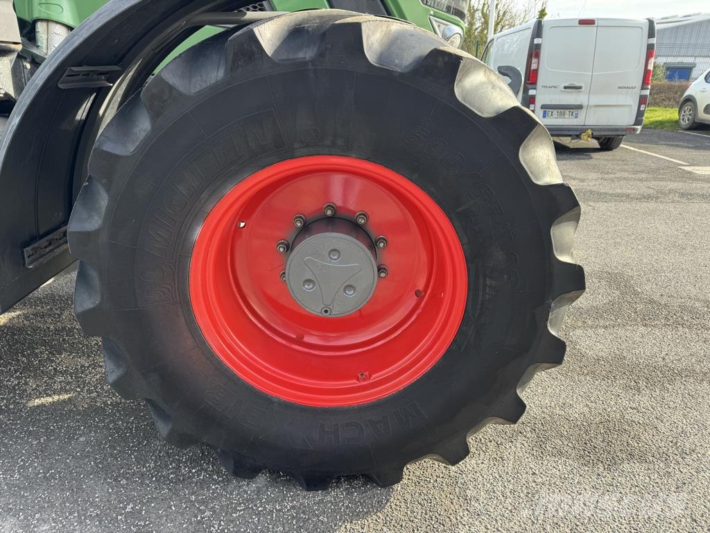 Fendt 724 VARIO PROFI + Трактори