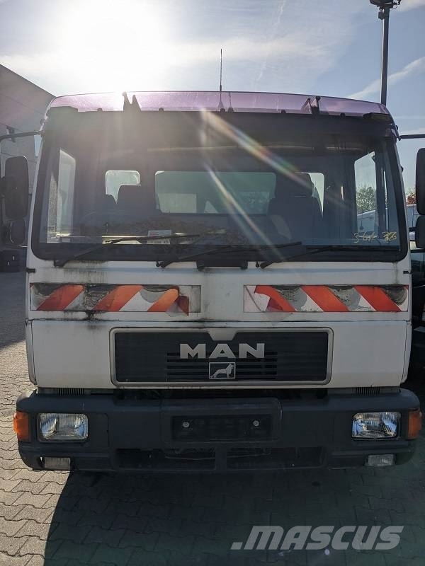MAN 12.163 Kehrmaschine Erstzulassung 2000 Cestni pometači