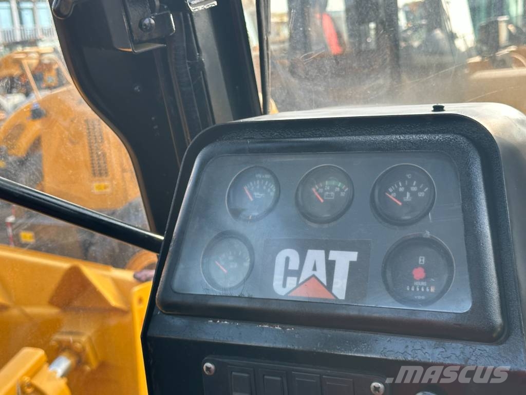 CAT D 7 G    Lightly used Buldožeri guseničari