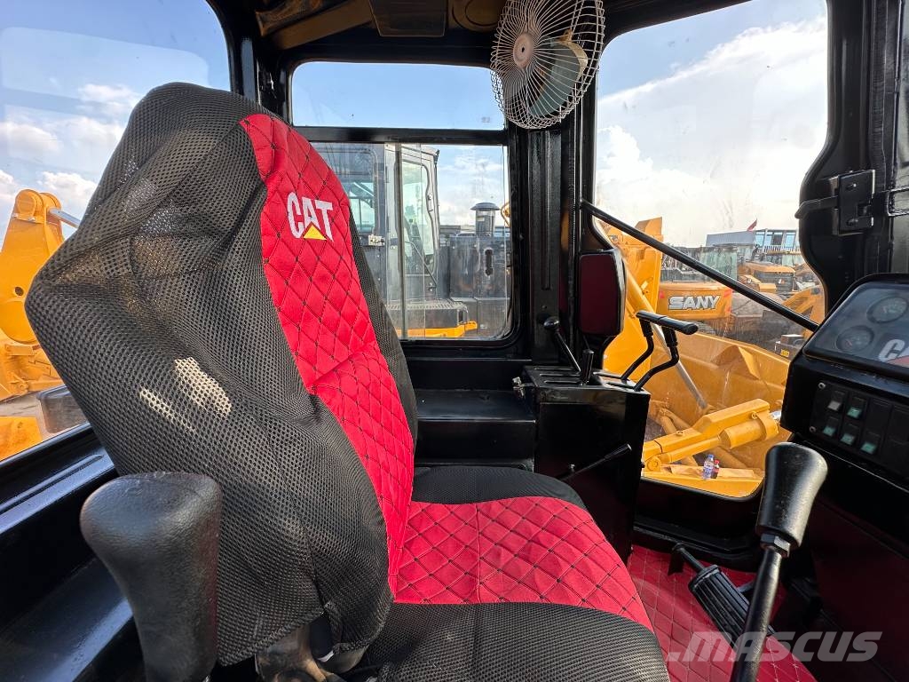 CAT D 7 G    Lightly used Buldožeri guseničari