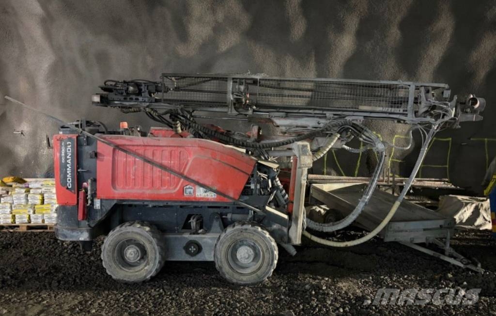 Sandvik Commando DC 300Ri S5 مطارق دق خوازيق هيدروليكية