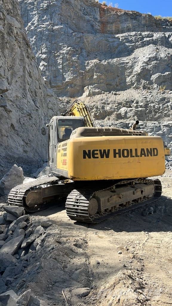 New Holland E 215 B Raupenbagger