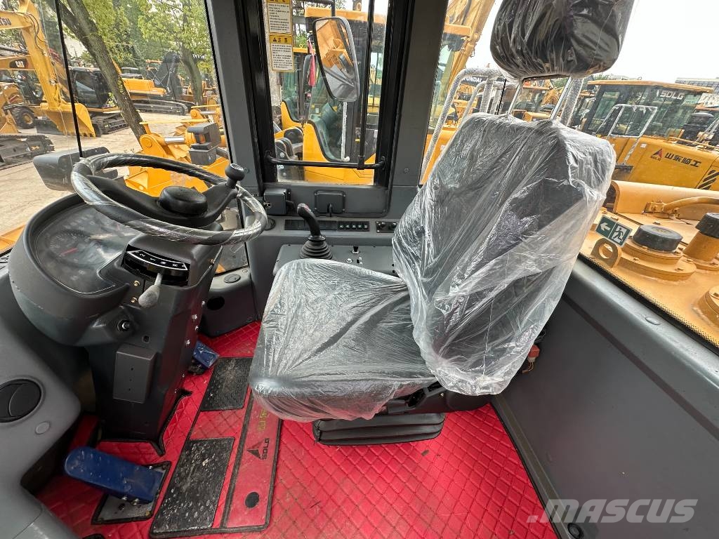 SDLG LG 956 L   Plenty of wheel loaders in stock Gumikerekes homlokrakodók
