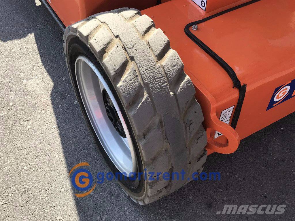JLG E 450 AJ Колінчаті підйомники