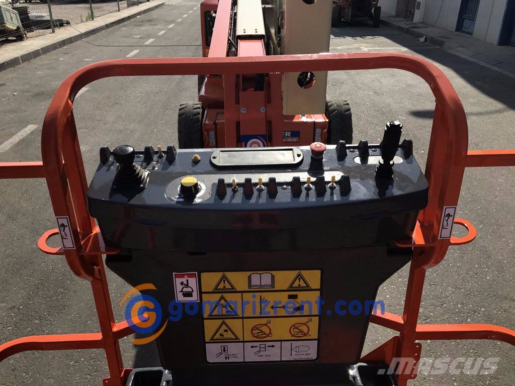 JLG E 450 AJ Колінчаті підйомники